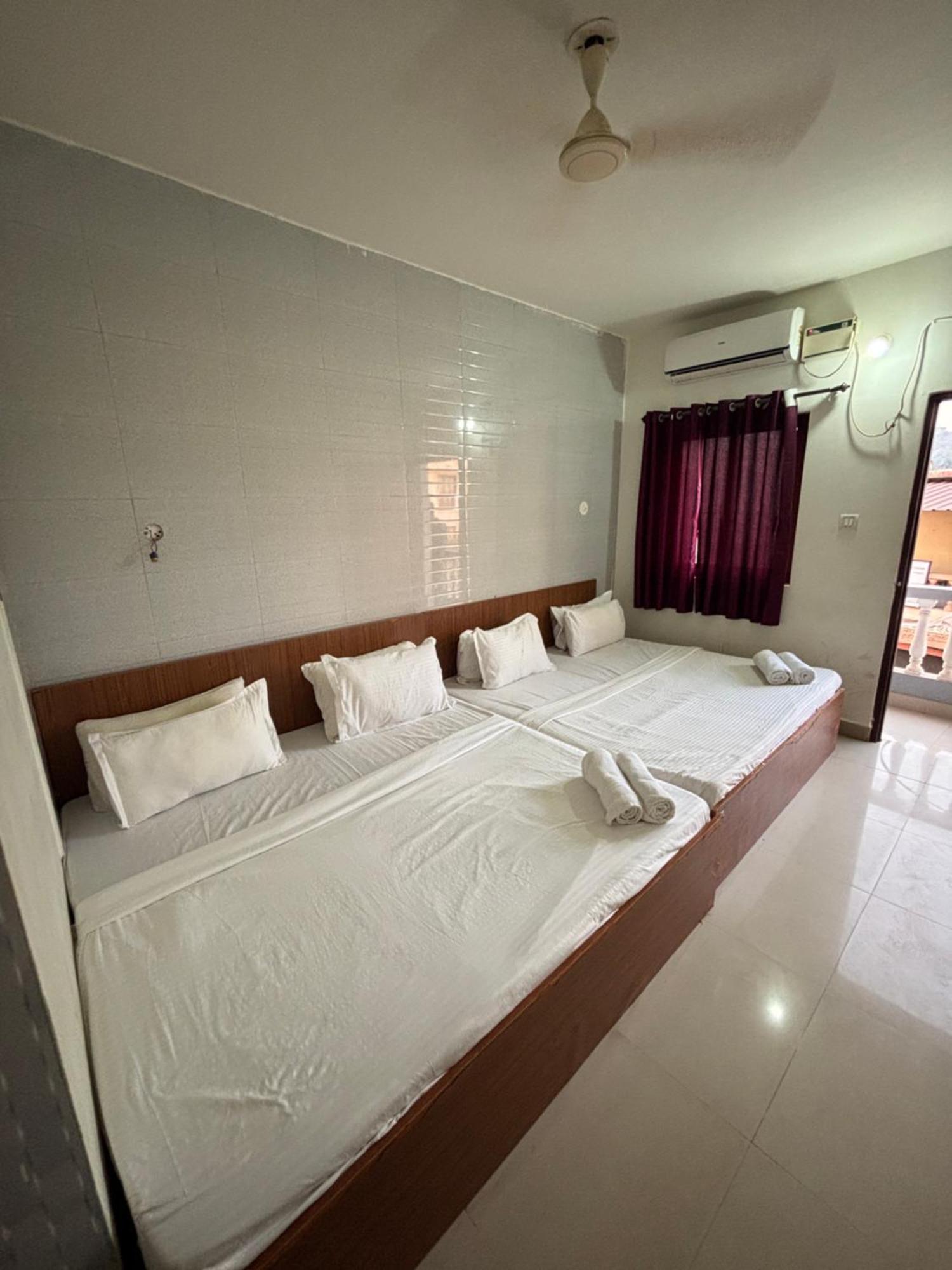 Mehar Rooms Baga Exterior foto
